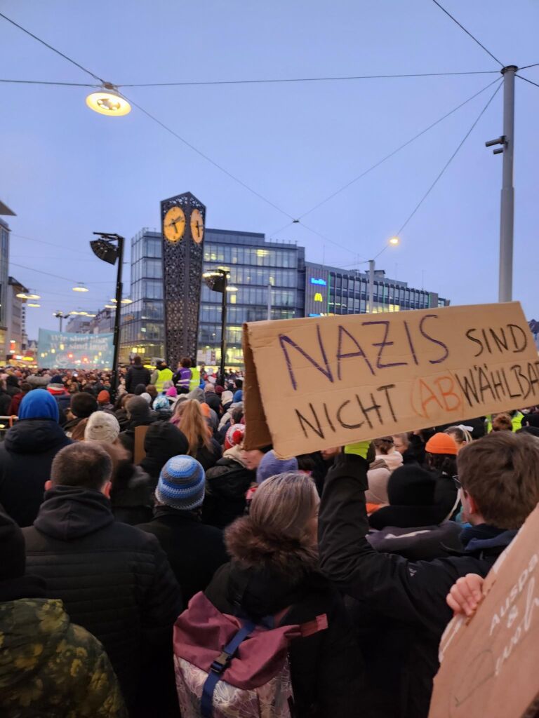 MITEINANDER GEGEN RECHTS!